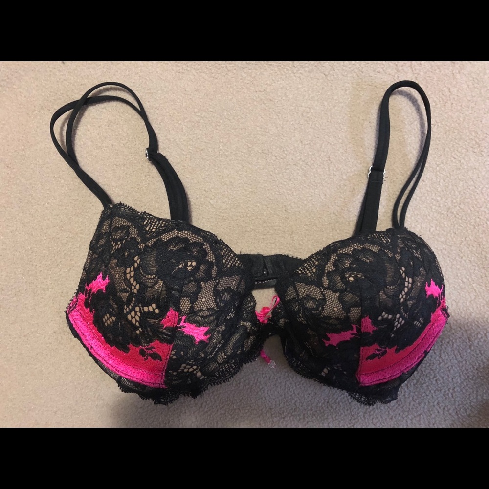 Victoria’s Secret push-up bra, size 32B